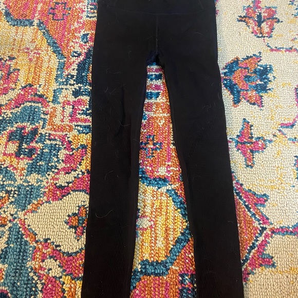 Black Lululemon Leggings with mesh cutouts - Picture 1 of 6